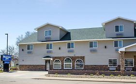 Rodeway Inn & Suites Near Okoboji Lake
